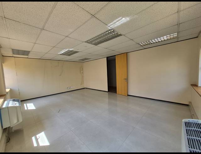 974M² OFFICE TO LET IN SANDTON CENTRAL